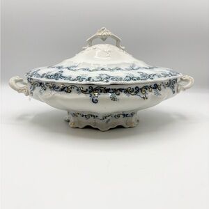 Meakin & Co. Hanley Blue & White Covered Vegetable Bowl Gold Trim England